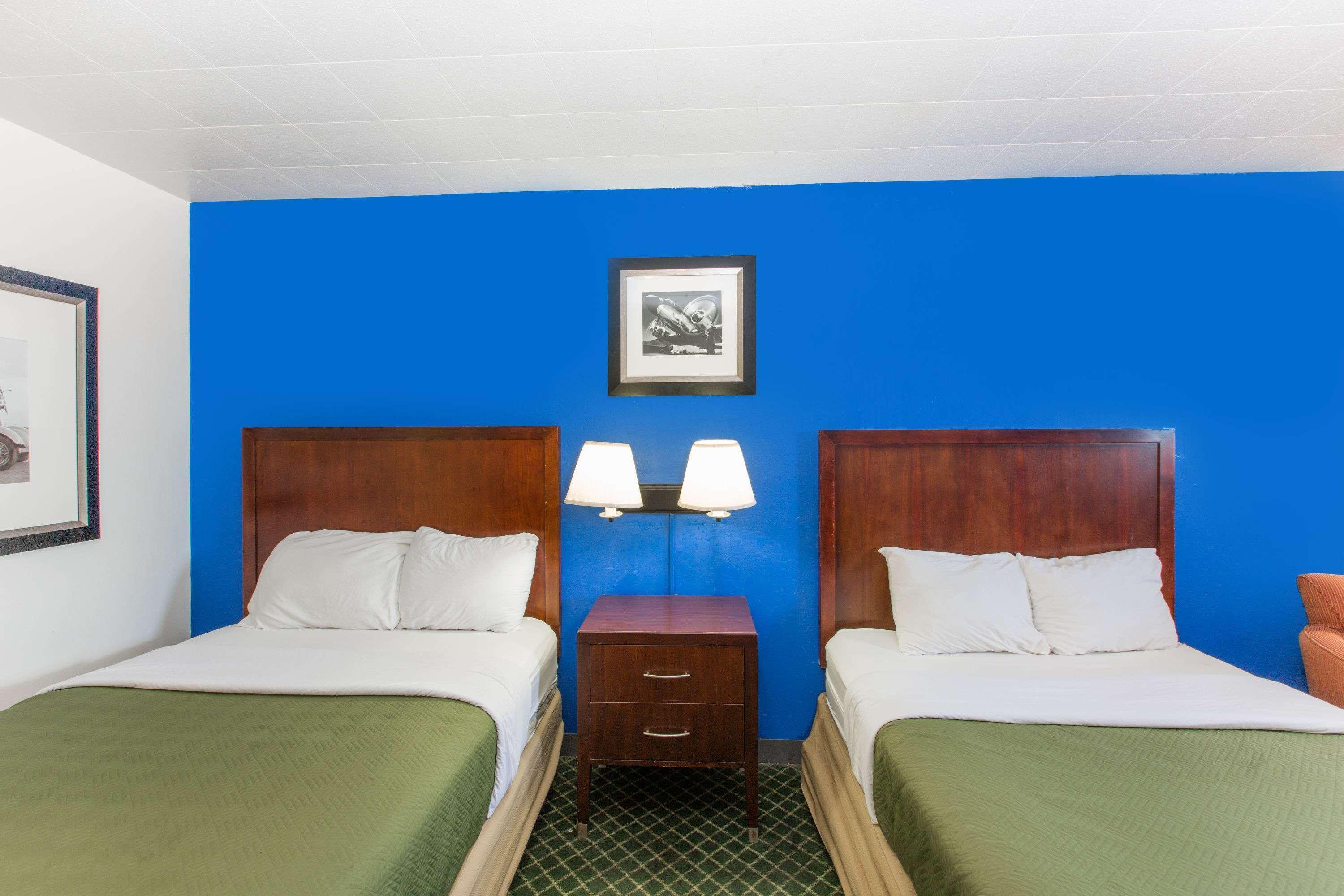 Travelodge By Wyndham Great Bend Exteriér fotografie