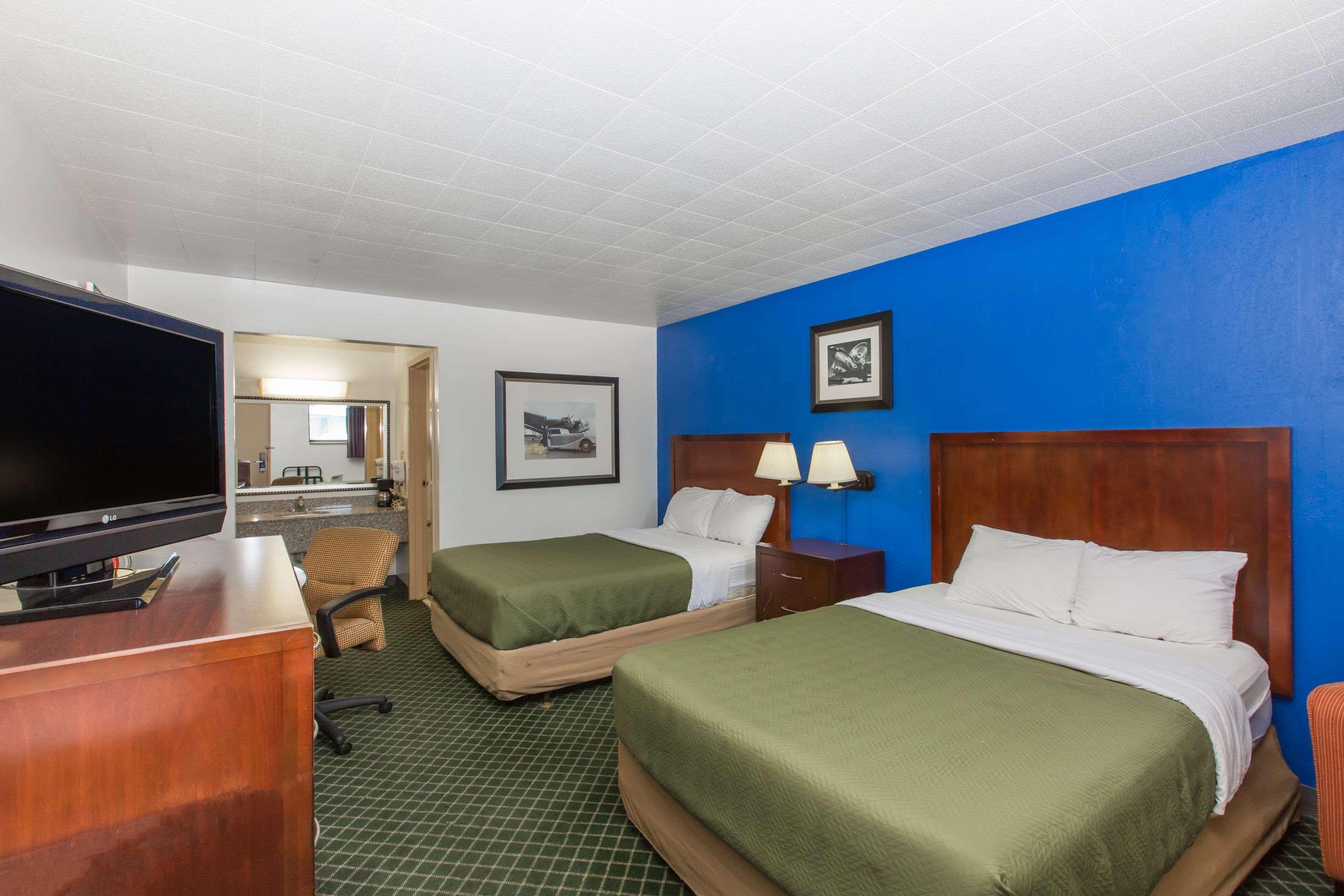 Travelodge By Wyndham Great Bend Exteriér fotografie