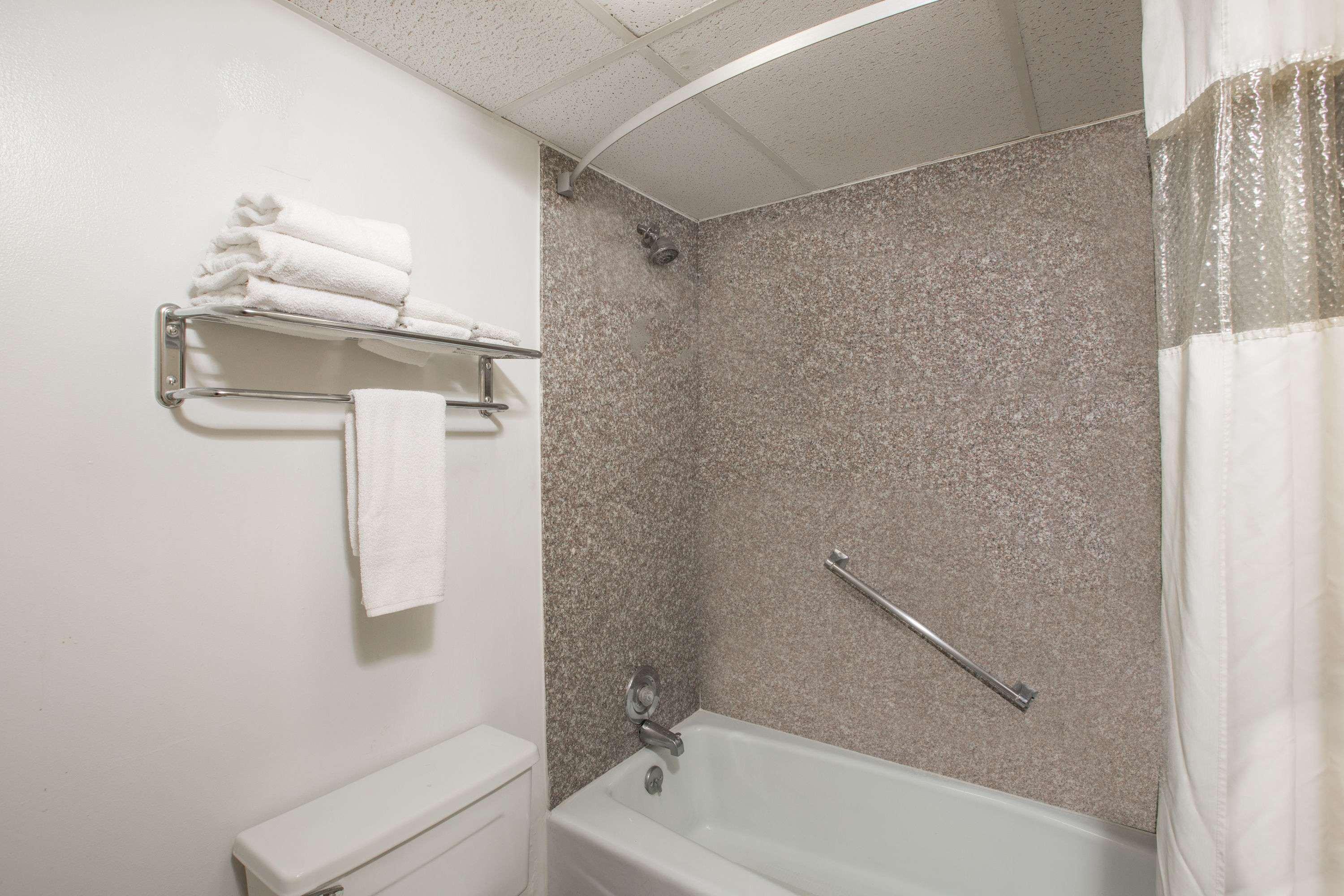 Travelodge By Wyndham Great Bend Exteriér fotografie
