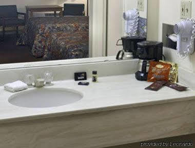 Travelodge By Wyndham Great Bend Exteriér fotografie